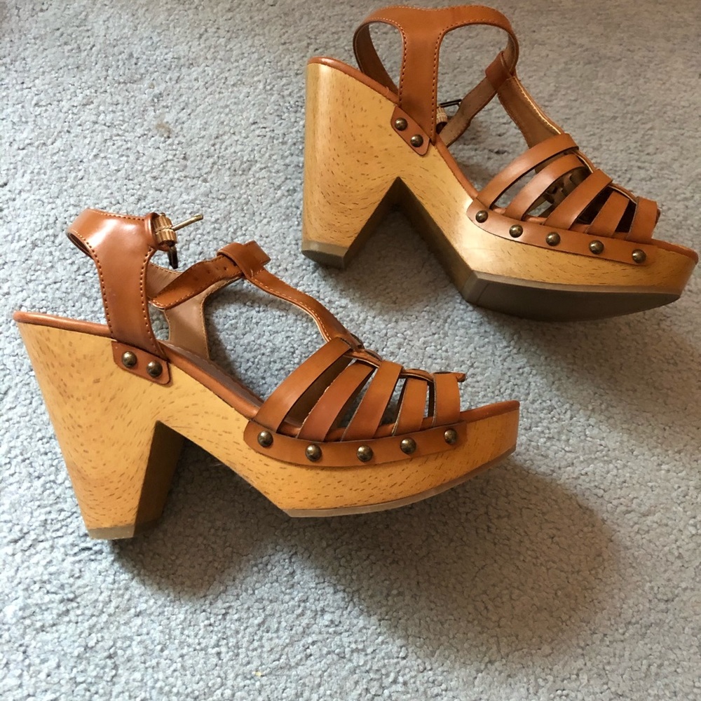 Beautiful heels! - Picture 3 of 4
